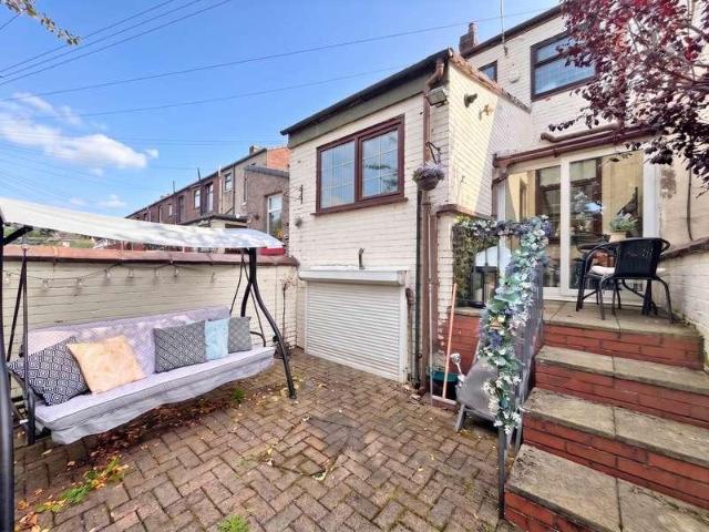 House for sale in Buersil Head, Burnedge