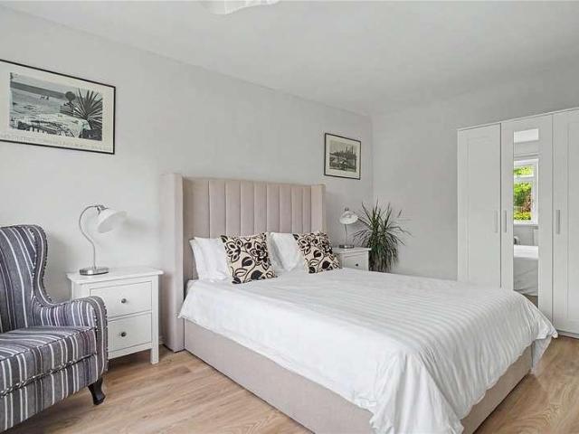 House for sale in Lakeside, Rodbourne