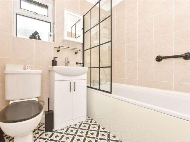 House for sale in Oad Street, Kent