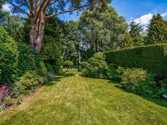 House for sale in Tranmere Park, West Yorkshire