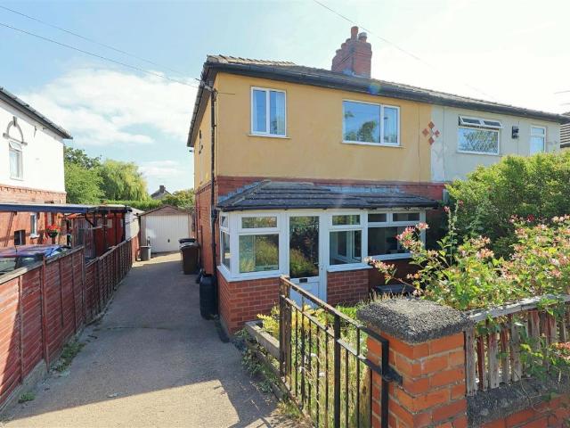 House for sale in Pudsey, West Yorkshire