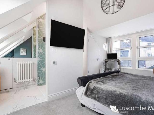 House for sale in Strode, Devon