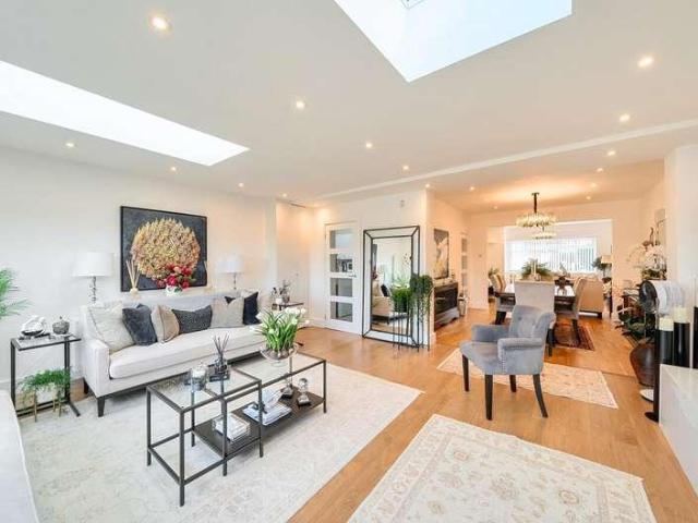 House for sale in Little Stanmore, Greater London