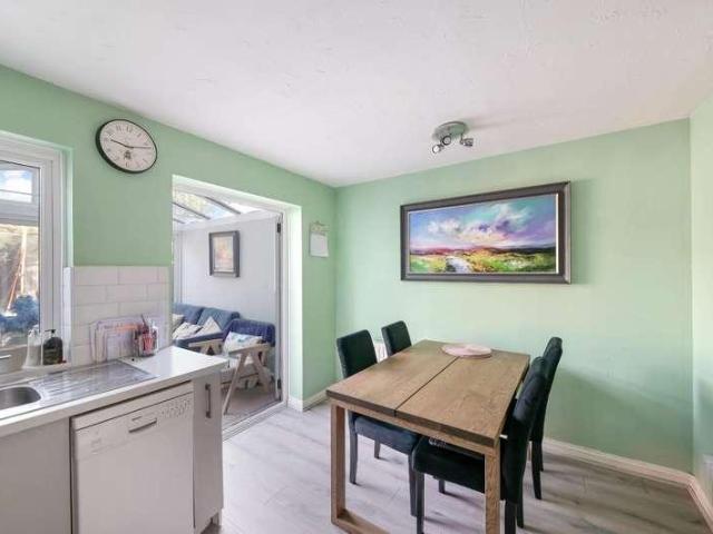 House for sale in Epsom