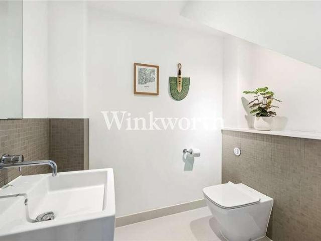 House for sale in Greater London
