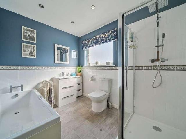 House for sale in Clyst St. George, Budlake