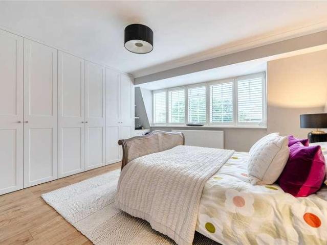 House for sale in Greater London