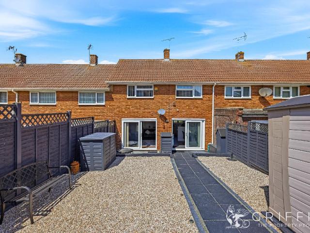 House for sale in Lee Chapel, Essex