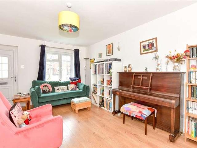 House for sale in Spring Vale, Hampshire