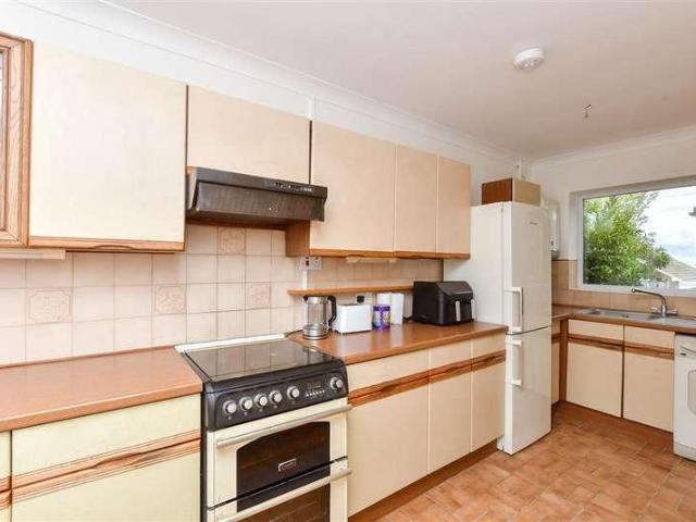 House for sale in Upton, Acol