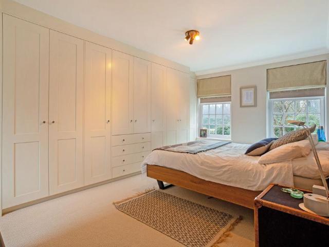 House for sale in Heol-las, Surrey