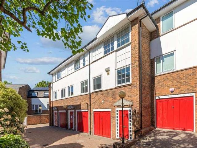 House for sale in Highbury, Greater London