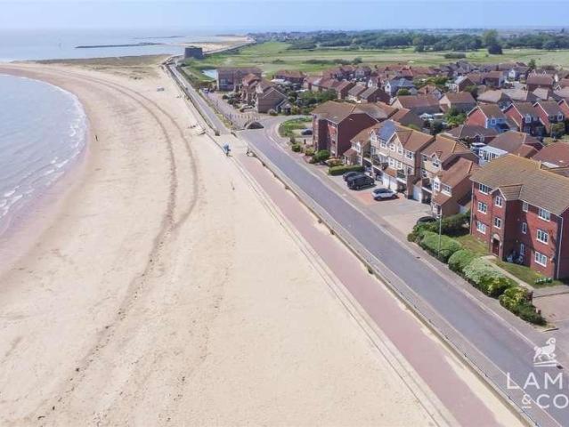 House for sale in Dale Hill, Essex