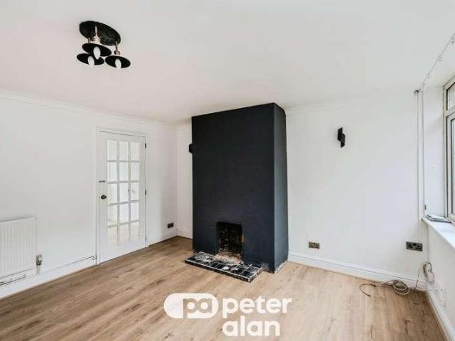 House for sale in Cimla, Neath