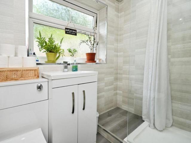 House for sale in Sheffield, Flower Estate