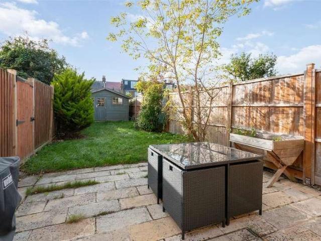 House for sale in London Borough of Merton, Raynes Park