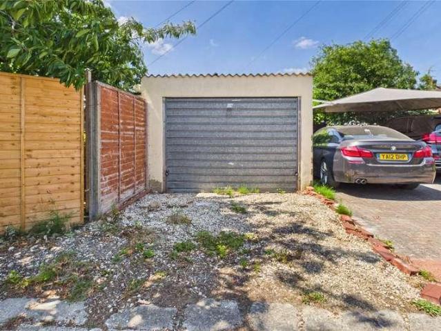 House for sale in Ferndale, Rodbourne