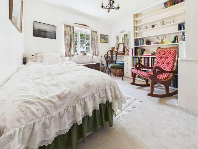 House for sale in Rushden, King's Walden