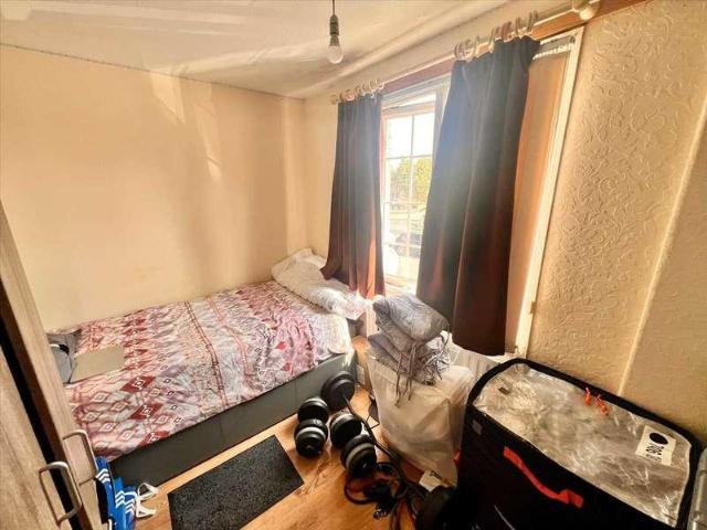 House for sale in Wexham Court, Slough