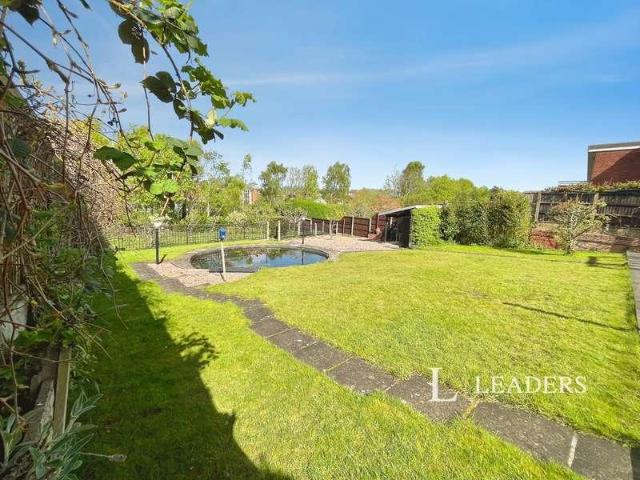 House for sale in Potters Corner, East Midlands
