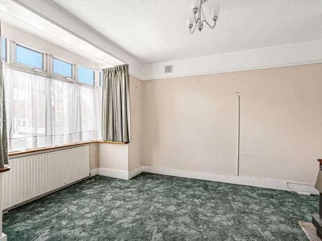 House for sale in Fole, Surrey