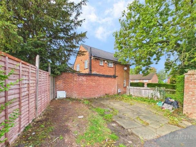 House for sale in London Borough of Croydon, Greater London