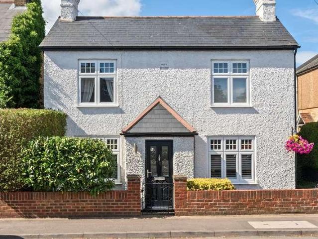 House for sale in Burnham, Swallow