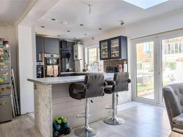 House for sale in London Borough of Croydon, Purley