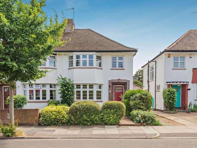 House for sale in St Margarets, Greater London