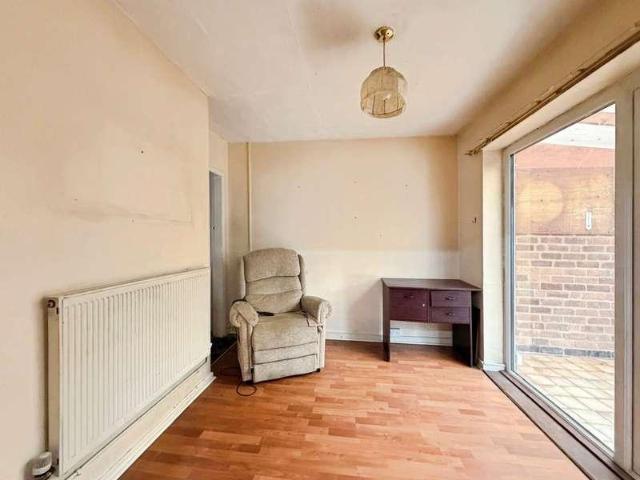 House for sale in Green Close, Warwickshire