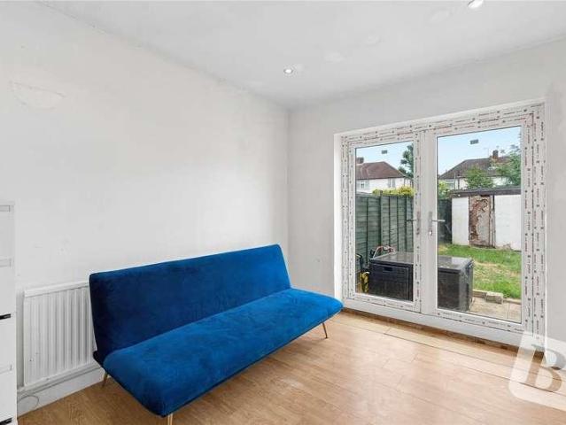 House for sale in Elm Park, Greater London