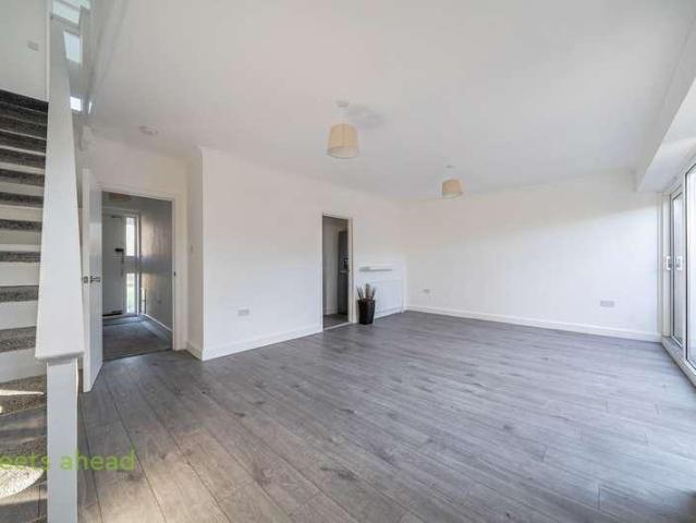 House for sale in London Borough of Croydon, Addiscombe
