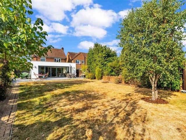 House for sale in Meath Green, Reigate and Banstead