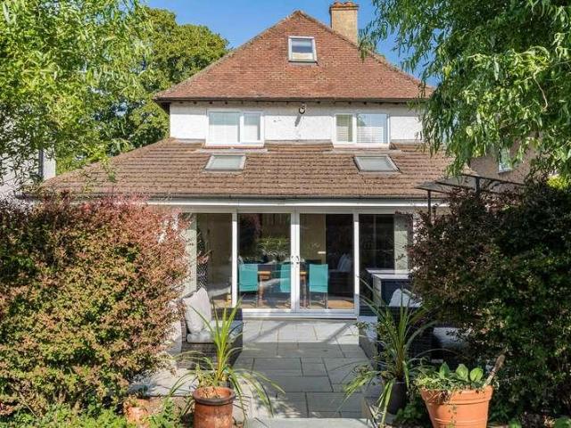 House for sale in Fole, Surrey