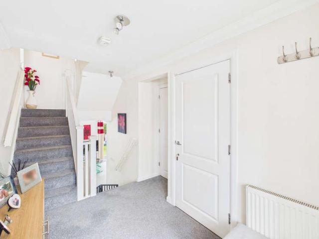 House for sale in Hedge End, Helford
