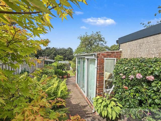 House for sale in Kingsley Moor, Staffordshire
