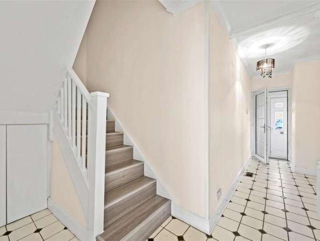 House for sale in Ivy Chimneys, Epping