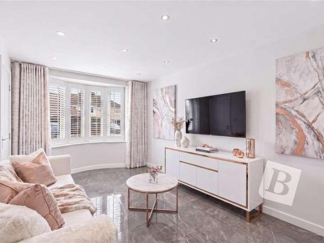 House for sale in Emerson Park, Greater London