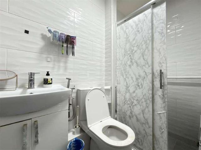 House for sale in Old Wharf, City Of Leicester