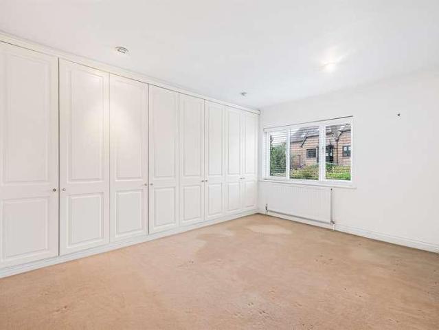 House for sale in Henley-on-Thames, Berrick Salome