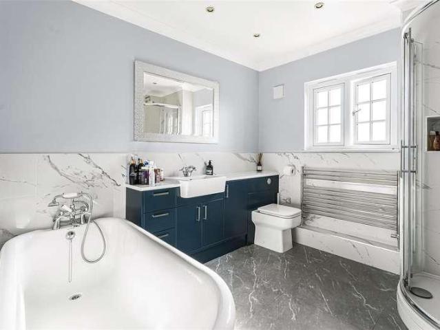 House for sale in Woodside Park, Greater London