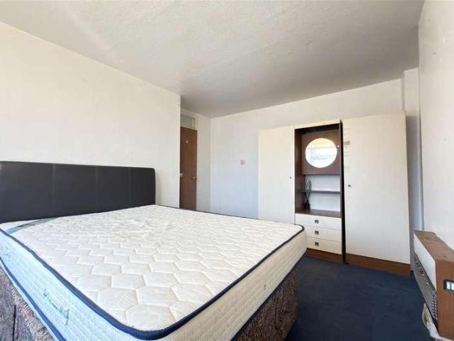 House for sale in Rushey Mead, Leicester