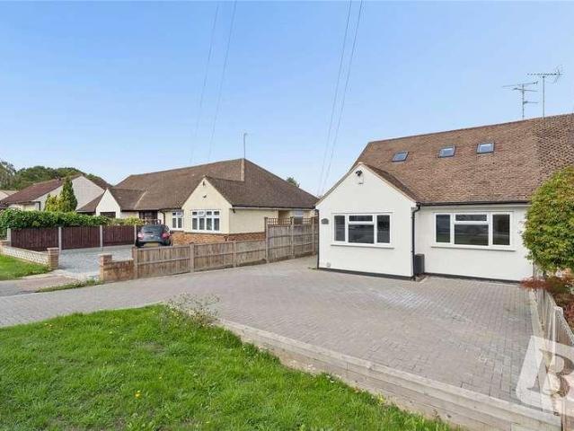 House for sale in Navestock Side, Essex