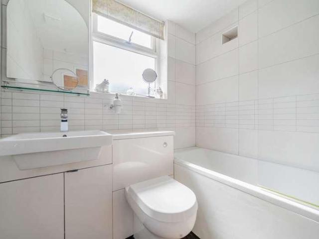 House for sale in Royal Borough of Kingston upon Thames, Greater London