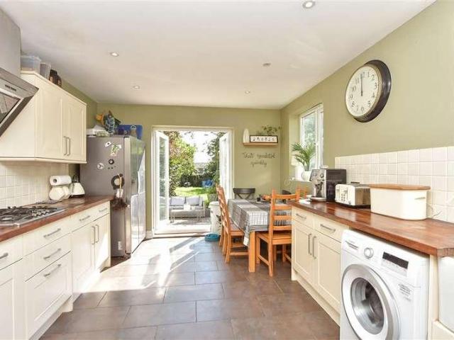 House for sale in Oad Street, Kent