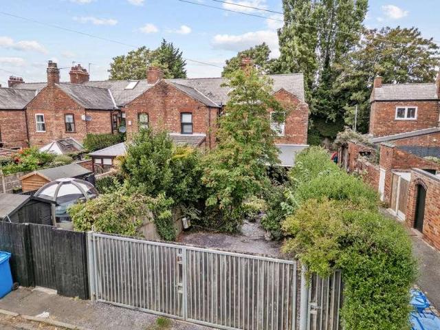 House for sale in Stockton Heath, Warrington