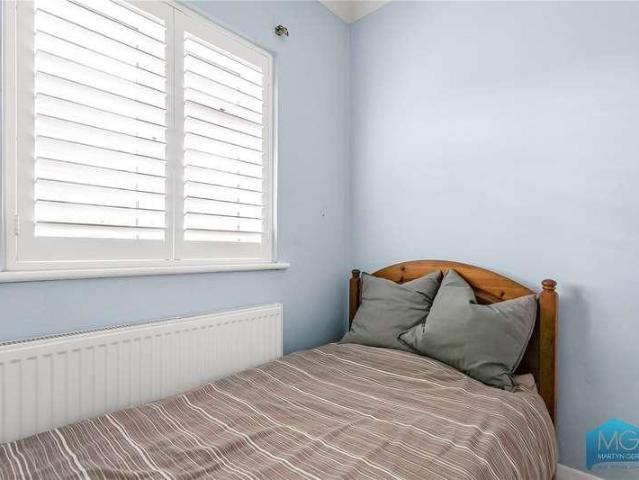 House for sale in West Finchley, Greater London