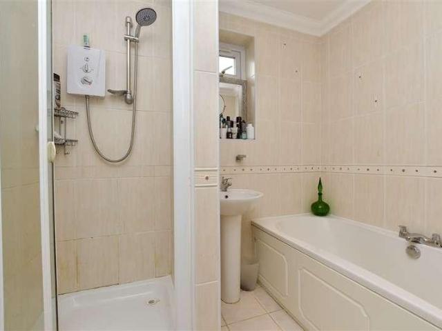 House for sale in Oad Street, Kent