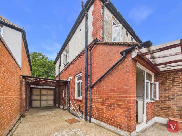 House for sale in Leagrave, Luton