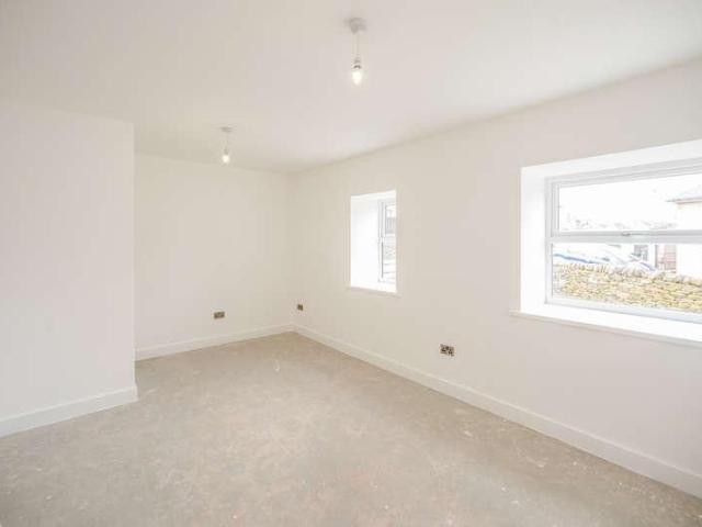 House for sale in Hoylandswaine, South Yorkshire